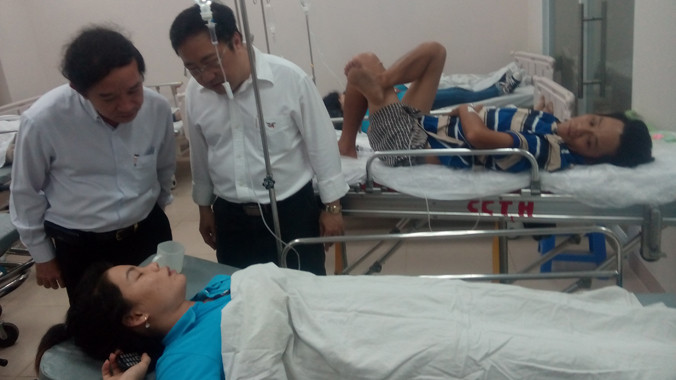 Công nhân được đưa đến bệnh viện cấp.