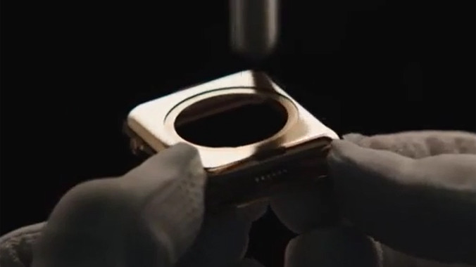 Tận thấy quy trình sản xuất Apple Watch phiên bản đắt nhất