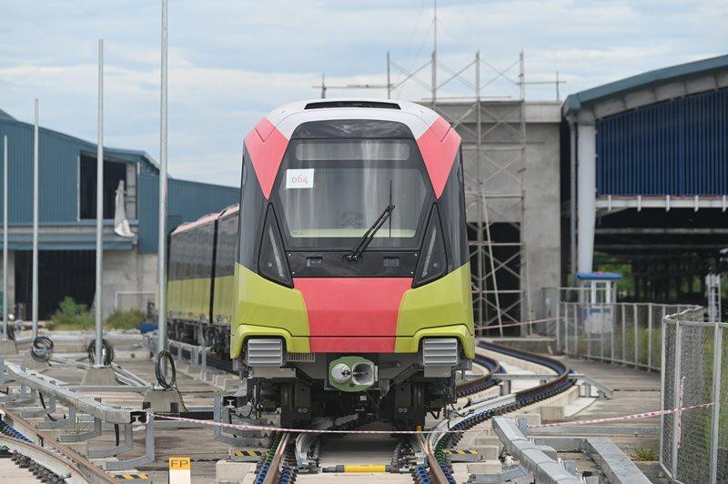 Tàu đường sắt Nhổn - ga Hà Nội vận hành thử nghiệm. 