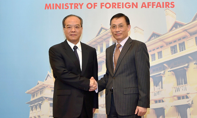 Thứ trưởng Lê Hoài Trung và Tỉnh trưởng Quảng Đông Lâm Thiếu Xuân. Ảnh: BNG.