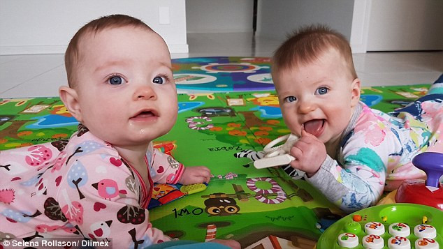 Hai bé Charlotte và Olivia Hill.