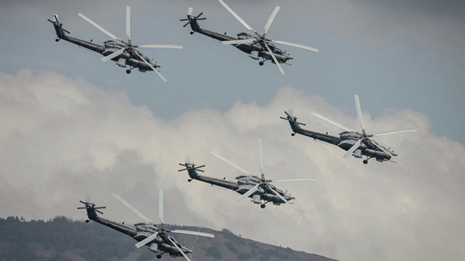 Phi đội bay Berkuts, còn gọi là Phi đội Đại bàng vàng (Golden Eagles) thuộc Không quân Nga được hình thành năm 1992.