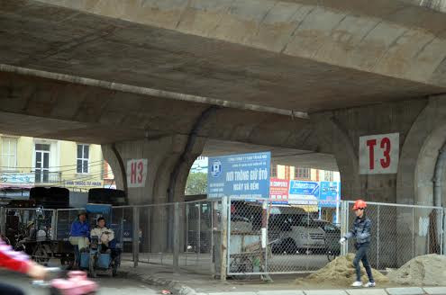 Hà Nội đề xuất trông xe dưới gầm cầu đến năm 2023