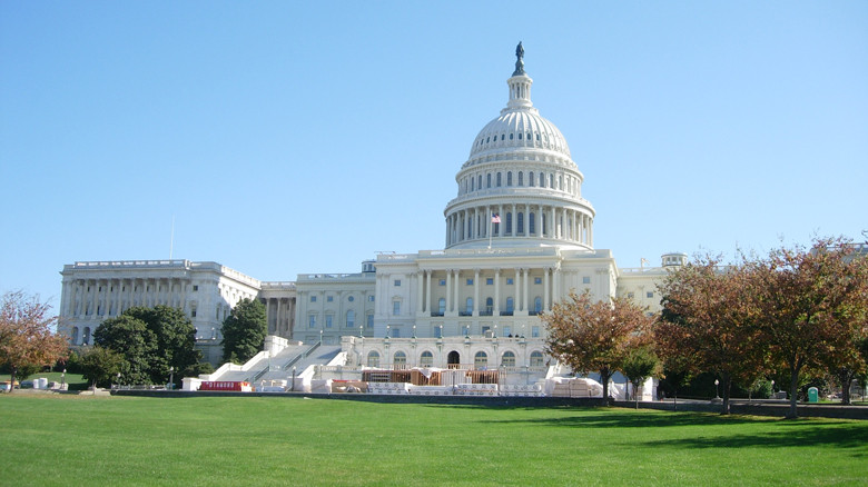 Hệ thống công khai thông tin về tài sản của quan chức chính phủ Mỹ nhằm bảo đảm tính minh bạch và ngăn chặn xung đột lợi ích. Ảnh: Việt Hùng