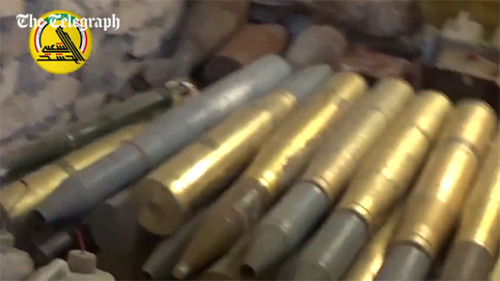 Kho tên lửa và các thiết bị nổ mà quân đội Iraq tìm thấy gần Ramadi. Ảnh: Telegraph.