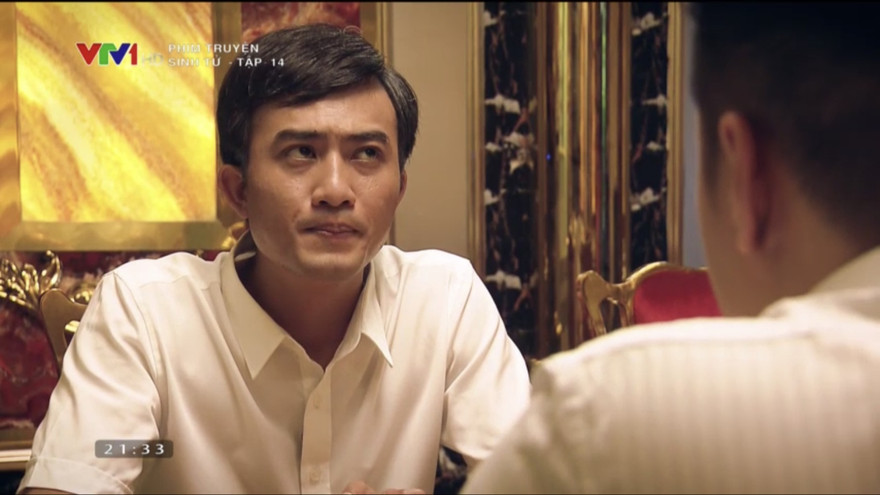 Thông (Doãn Quốc Đam) được Vũ (Việt Anh) hối lộ bằng cả tiền lẫn tình