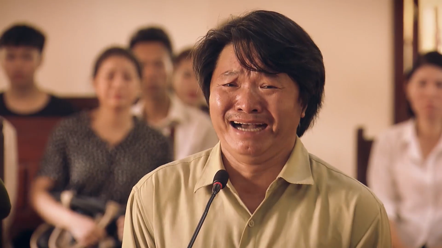 Tay Phó Giám đốc mỏ đá bị sử dụng làm quân tốt thí