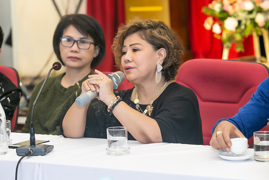 NSND Thanh Hoa vẫn hát ở tuổi 70