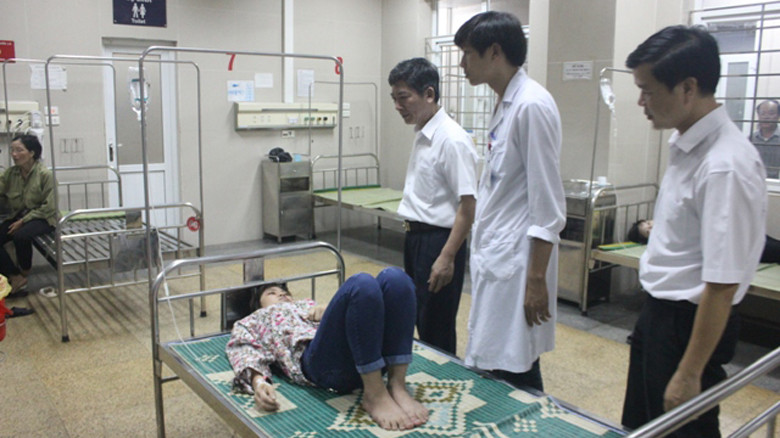 Công nhân nhập viện nghi do ngộ độc thức ăn