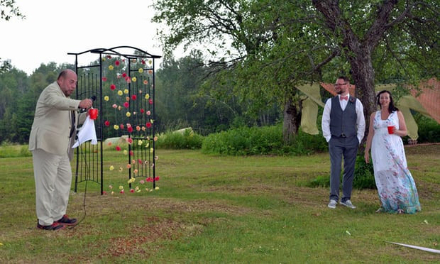 Ông JB Nadeau bị sét đánh trúng trong đám cưới của con gái. 