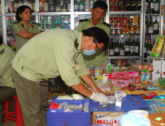 Kiểm tra thực phẩm được tăng cường vào các dịp lễ, tết (ảnh: SKĐS)