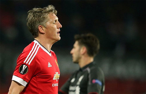 Schweinsteiger không còn ở thời đỉnh cao và hay dính chấn thương mùa trước. Ảnh: Reuters.