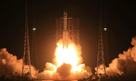 Trung Quốc phóng thành công tên lửa Trường Chinh-7 vào tối 25/6. Ảnh: Tân Hoa Xã.