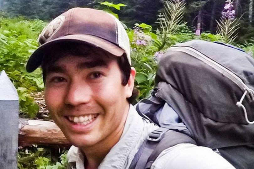 Nhà thám hiểm tự do John Allen Chau bị bộ lạc bí ẩn giết chết.