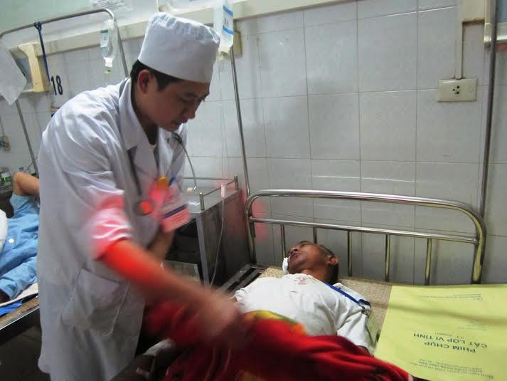 Các nạn nhân đang tiếp tục được điều trị. Ảnh: Phạm Nhài