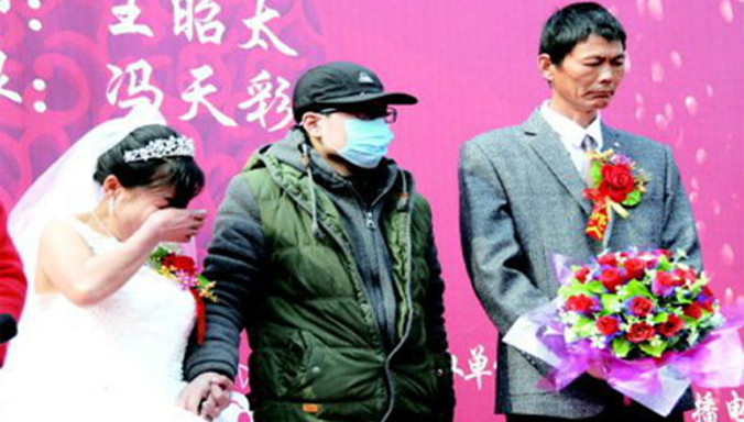 Chàng trai ngừng điều trị ung thư, để tiền tổ chức cưới cho mẹ