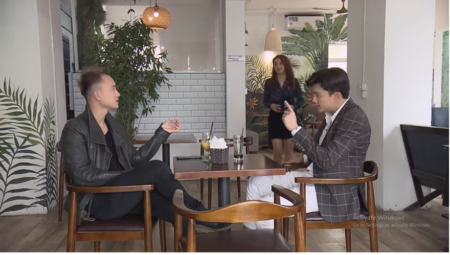 Anh Thư bất ngờ xuất hiện khi Vũ đang nói xấu cô