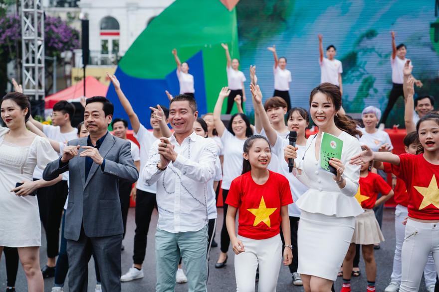 Nghệ sĩ tham gia phát động Ngày tử tế 2019