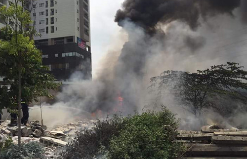 Đám cháy bùng phát đầu giờ chiều nay. Ảnh Vnexpress