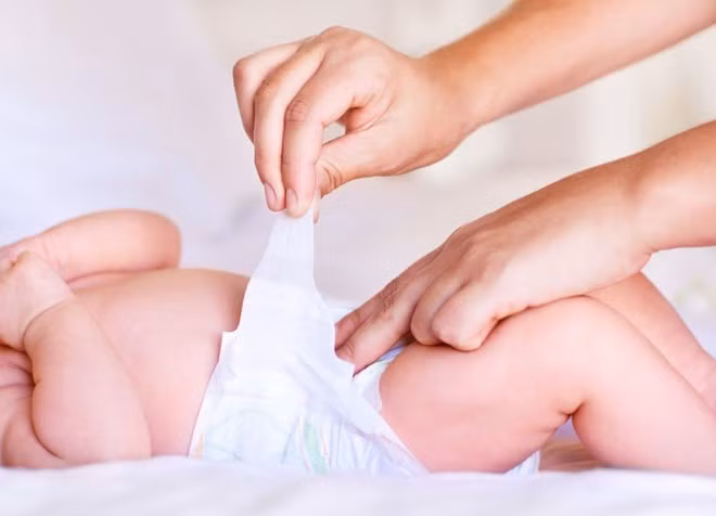 Lĩnh 2 năm tù vì đeo bỉm cho con quá lâu