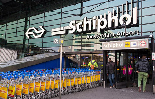 Theo tiết lộ từ cảnh sát, vị phi công này sẽ phải nộp phạt 6.700 USD và cấm bay 15 giờ. Ảnh: Alamy.