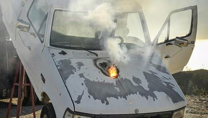 Một vụ thử nghiệm hệ thống vũ khí laser ATHENA. Ảnh: Getty Images.