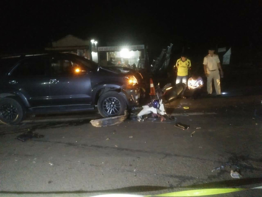 Đắk Nông: Xe ô tô tông xe máy, 3 người thương vong