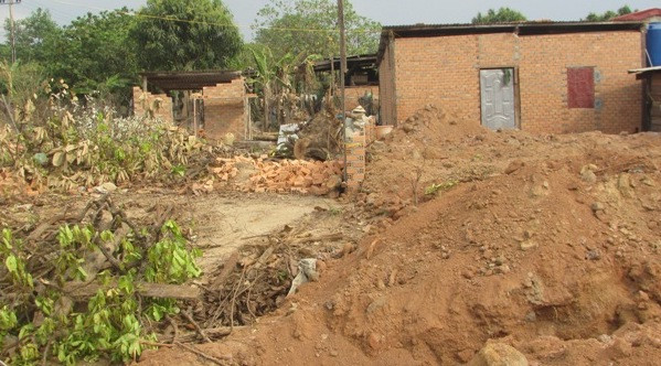 Khu vực đất bà Chung cho người xây nhà trái phép. Ảnh Lữ Hồ