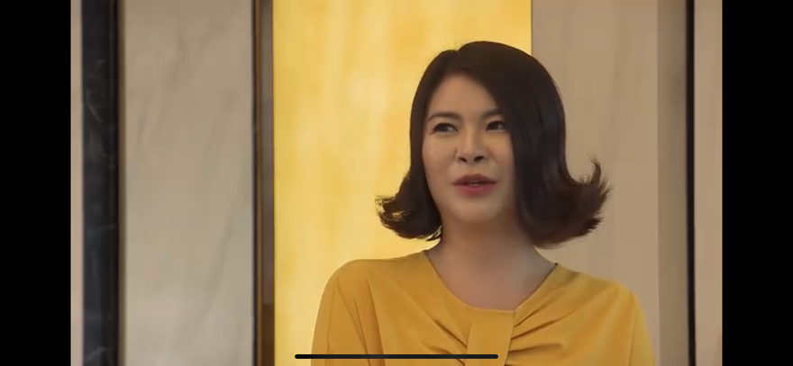 Linh (Kim Oanh) luôn tìm cách tiếp cận người năm xưa cô yêu đơn phương