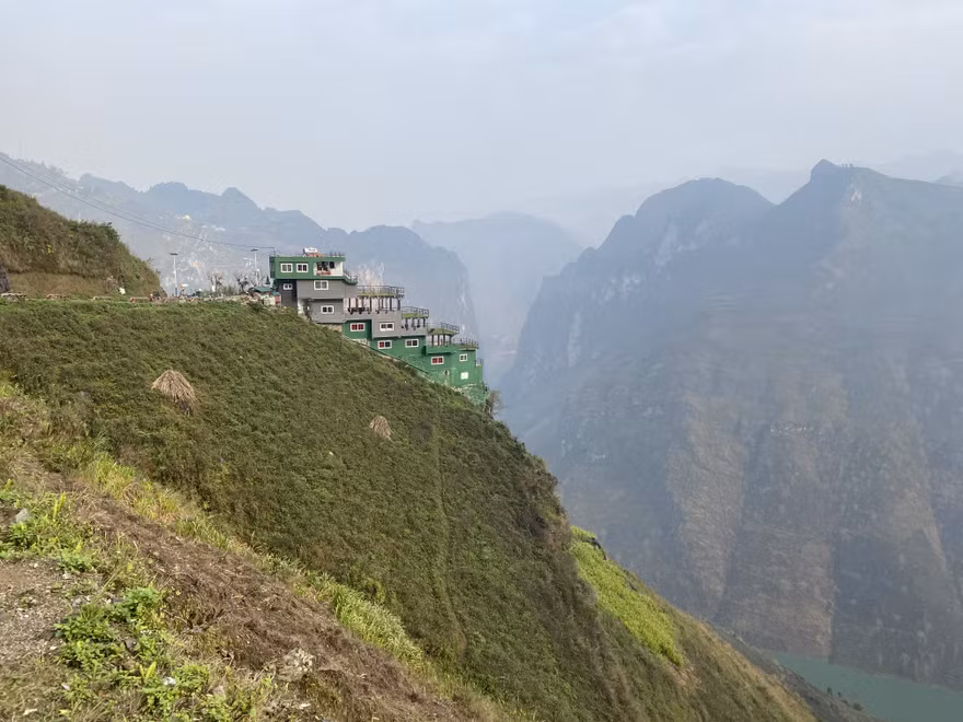 Hà Giang yêu cầu sớm xử lý công trình Mã Pì Lèng. Ảnh: Nguyễn Việt Thanh