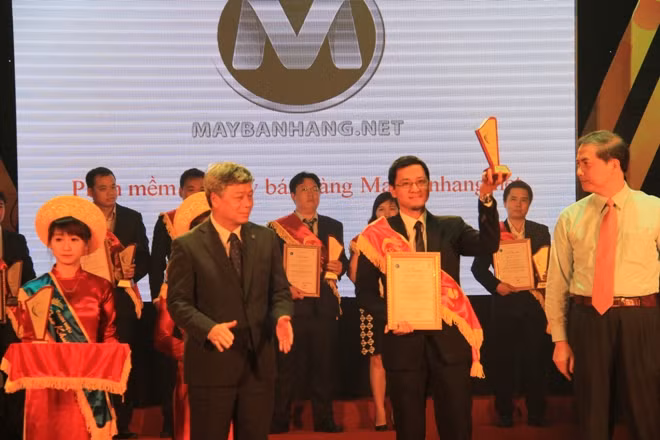 Maybanhang.net nhận giải Sao Khuê cho Giải pháp phần mềm bán hàng tiêu biểu nhất 