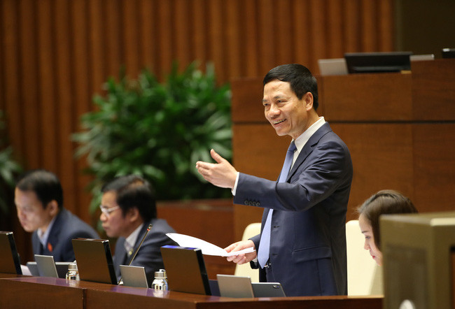 Bộ trưởng Bộ TT&TT Nguyễn Mạnh Hùng 