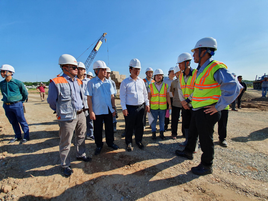 Lãnh đạo thành phố Hà Nội kiểm tra tiến độ các dự án trọng điểm