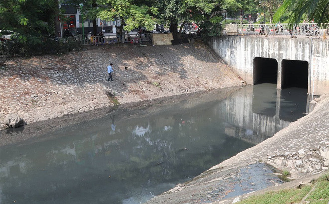 Sông Tô Lịch hiện ô nhiễm nghiêm trọng