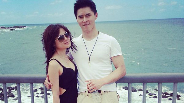 Chuyện tình yêu của cô gái Việt - Chi Nguyễn và chàng trai Mỹ gốc Hàn - Jay Choi nảy nở từ những lắng nghe, sẻ chia và hàn gắn vết thương lòng của nhau.