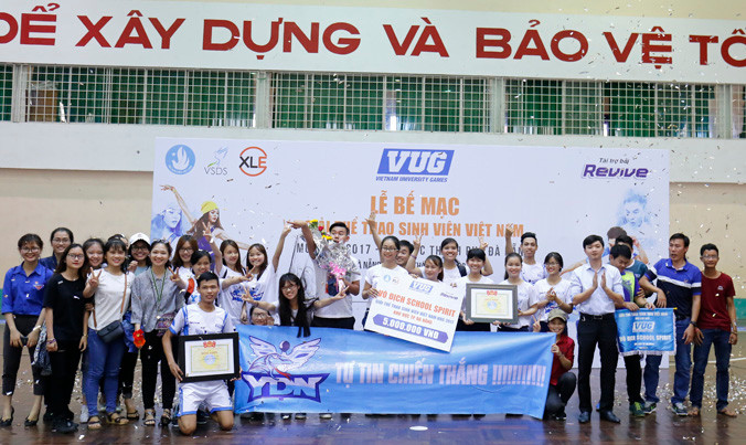 Anh Nguyễn Minh Triết, Ủy viên Ban Thường vụ, Trưởng Ban Thanh niên Trường học T.Ư Đoàn, Phó Chủ tịch Thường trực T.Ư Hội Sinh viên Việt Nam, Trưởng Ban tổ chức Giải trao giải Nhất cho đội vô địch School Spirit, VUG 2017.