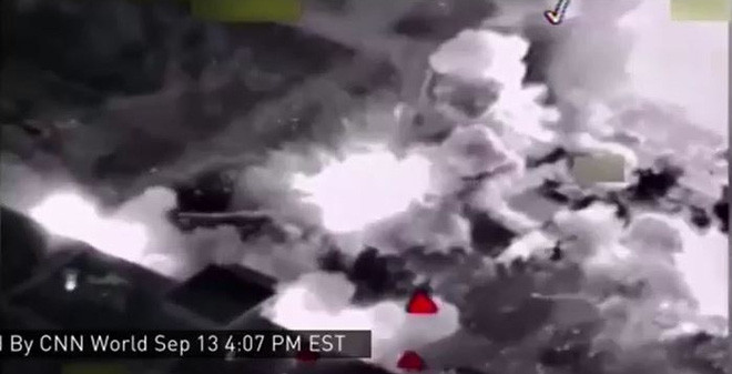 12 chiến cơ Mỹ hợp lực san bằng xưởng vũ khí hóa học IS