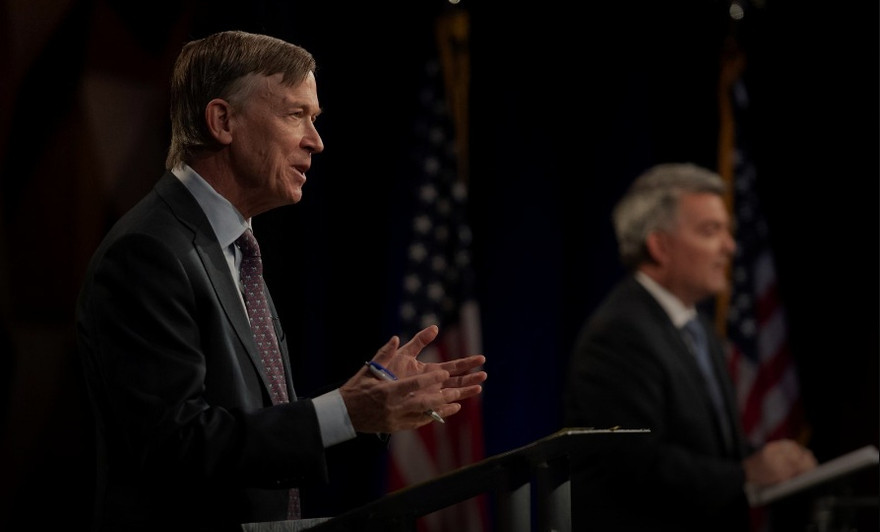 Thượng nghị sĩ Cộng hòa Cory Gardner và cựu Thống đốc Colorado John Hickenlooper. (Ảnh: Reuters)