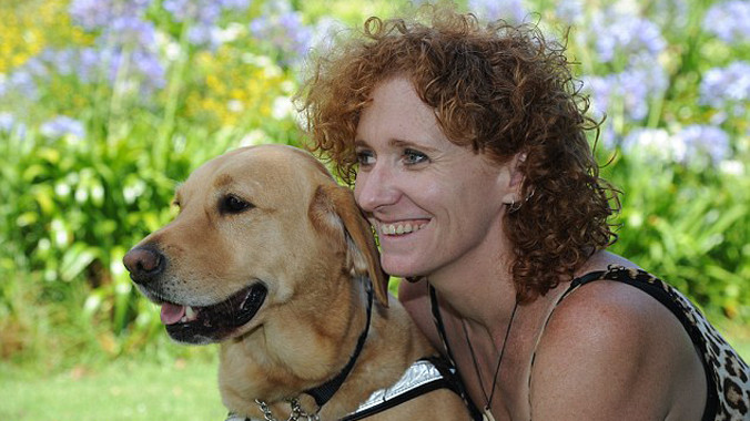 Lisa và chú chó nhỏ