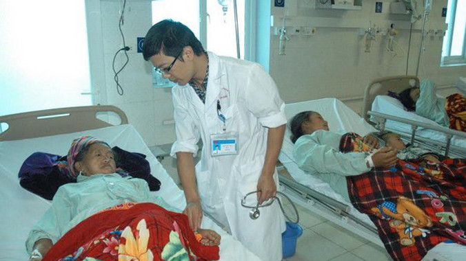 Các bệnh nhân đang được điều trị. Ảnh: Nguyễn Công Hải/Vietnam+.