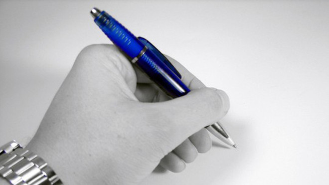 Người thuận tay trái có đời sống tình dục thỏa mãn hơn người chỉ thuận tay phải. Ảnh: Wordpress.