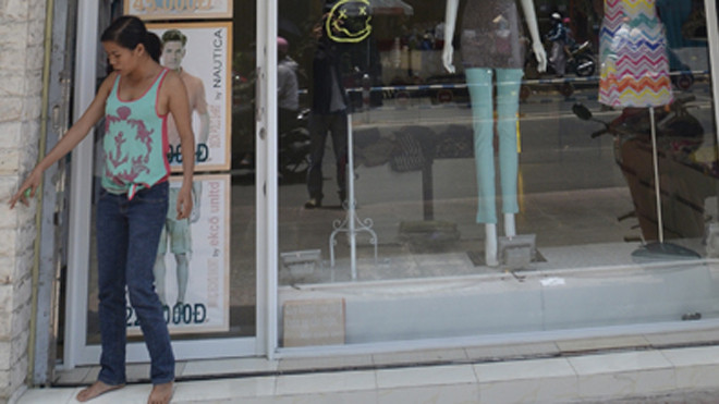 Bên ngoài cửa hàng thời trang nơi xảy ra vụ việc. Ảnh: VOV