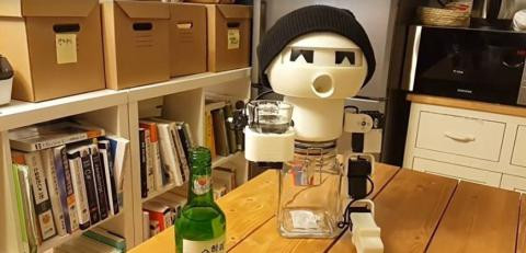 Lạ kỳ robot... bạn nhậu ở Hàn Quốc