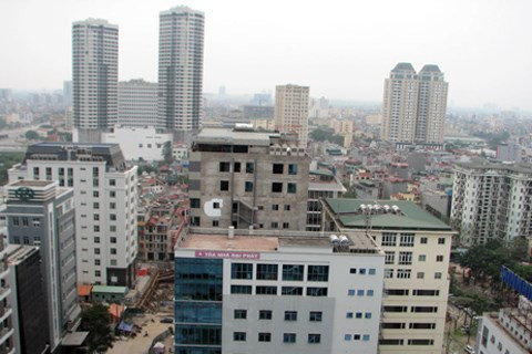 Mỗi tòa nhà cao tầng "mọc" lên, thị trường lại thêm áp lực về văn phòng cho thuê khi nguồn cung dồi dào