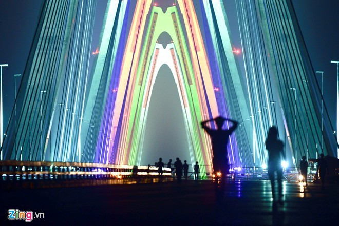 UBND TP Hà Nội đang bàn dự án đường nối cầu Nhật Tân - Thanh Niên. Ảnh: Anh Tuấn