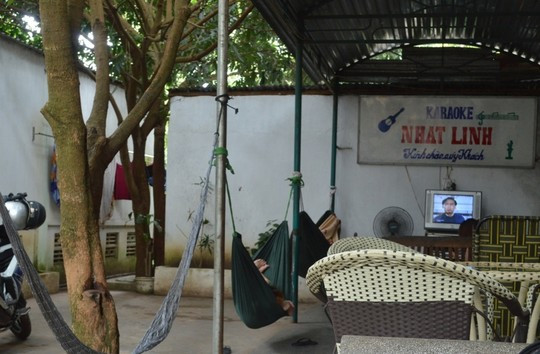 Quán cà phê, Karaoke Nhật Linh nơi phát hiện 2 cặp nam nữ mua bán dâm