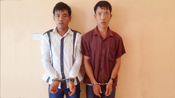 Hai đối tượng Vương và Vẽ tại Công an Diễn Châu.