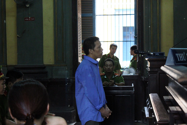 Bị cáo Lợi đang trình bày kháng cáo tại tòa