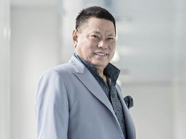 Tỷ phú Hoàng Kiều gửi văn bản về ý định kiện Sky Music