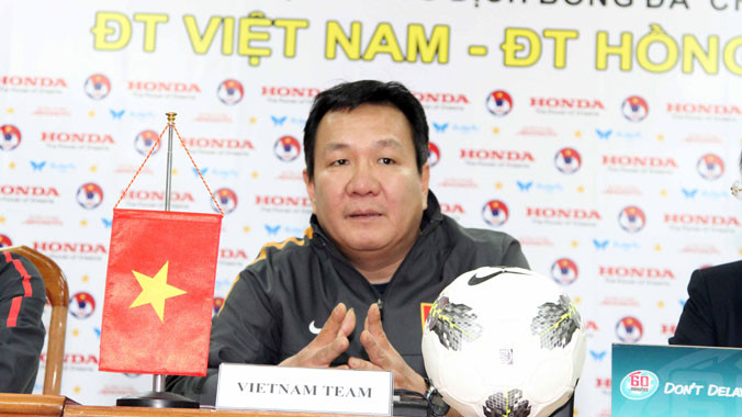 HLV Hoàng Văn Phúc: Tiki-taka vẫn chưa 'qua đời'